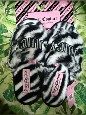 Juicy Couture Black & White Zebra Faux Fur Slide Slippers with Pink Labels** NEW